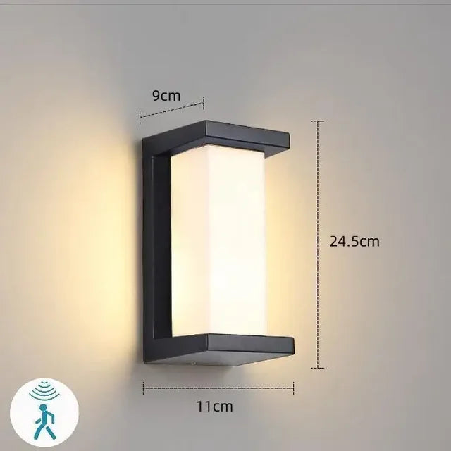 Variant image for Bewegungsaktivierte Außenwandleuchte mit LED und IP65 Wasserschutz – Schwarz-11