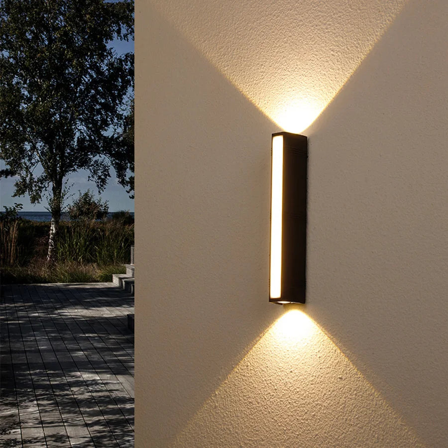 SteelGlow – LED Außenwandleuchte aus Edelstahl Wetterfest & Modern